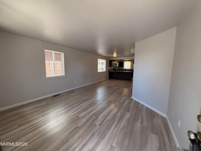 Building Photo - 319 Thoma St