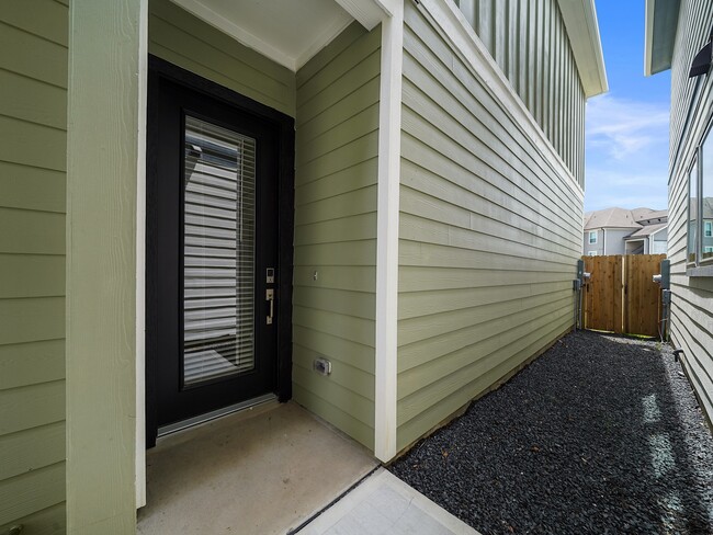 Building Photo - 1518 Colonial Gorge Dr