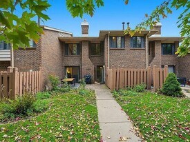 Building Photo - 3640 Independence Ave S