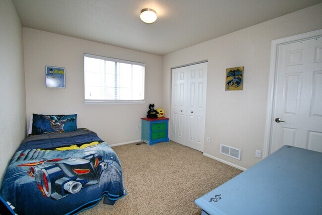 Building Photo - Stunning Two Story Home Available in Peyton!