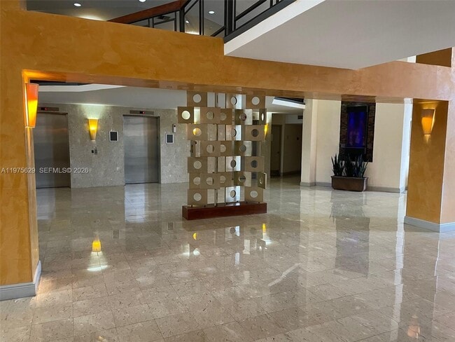 Building Photo - 400 Leslie Dr