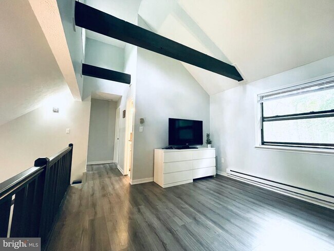 Building Photo - 1371 Winding Way