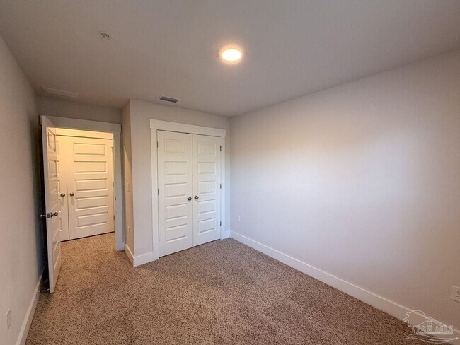 Building Photo - 1559 Iroquois Ct