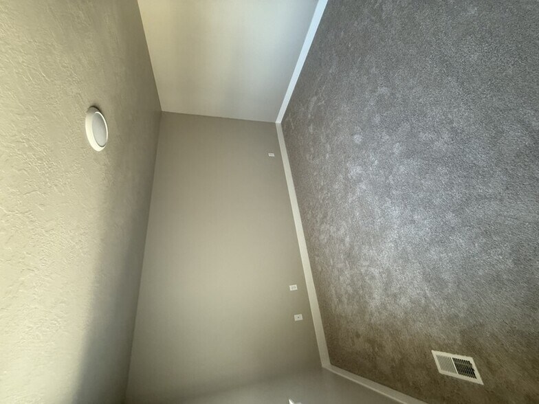 Building Photo - 1431 W 500 N
