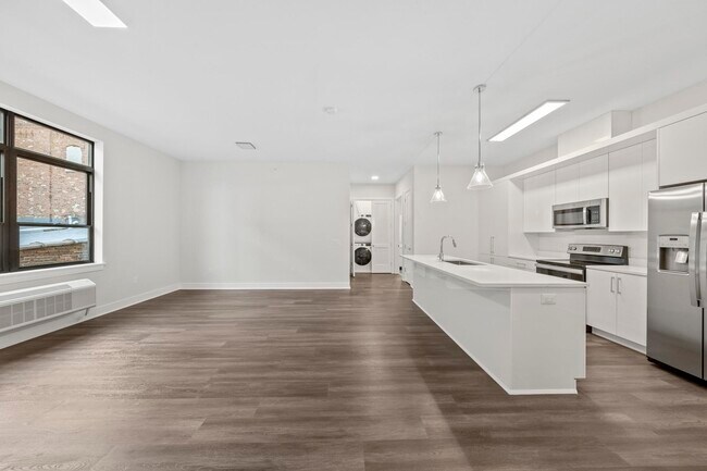 Building Photo - 121 34th St