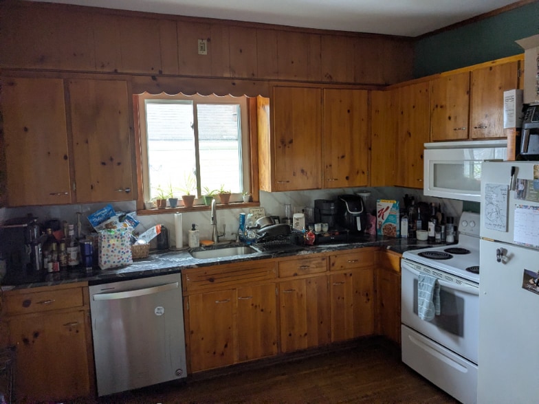 Building Photo - 120 Rutgers St