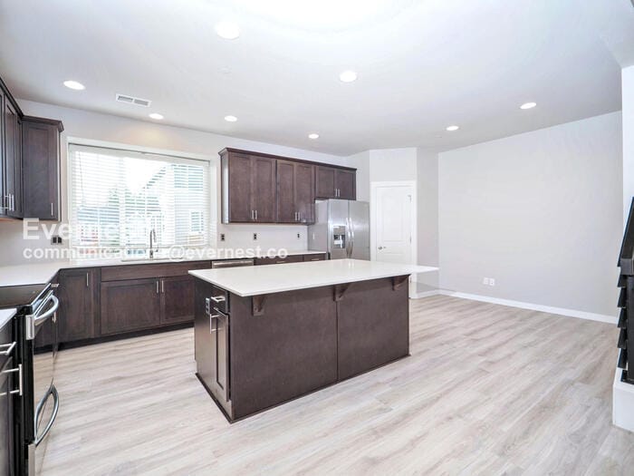 Building Photo - 1621 Seattle Hill Rd