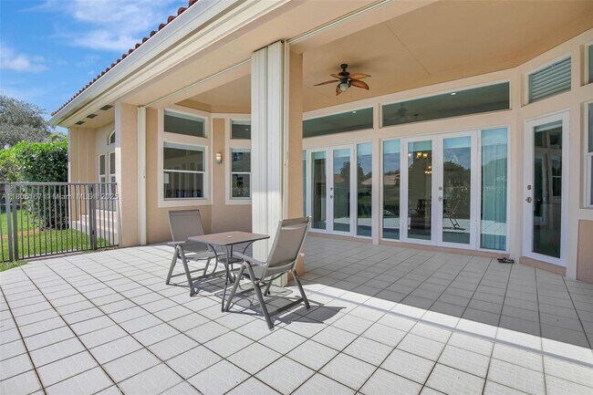 Building Photo - 2651 Oakmont Dr