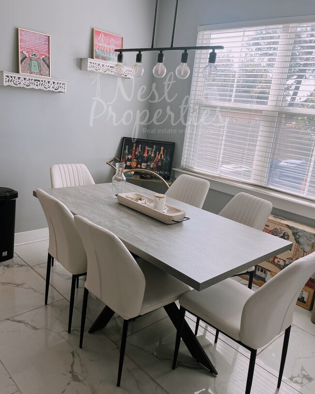 Building Photo - 2532 Washington St