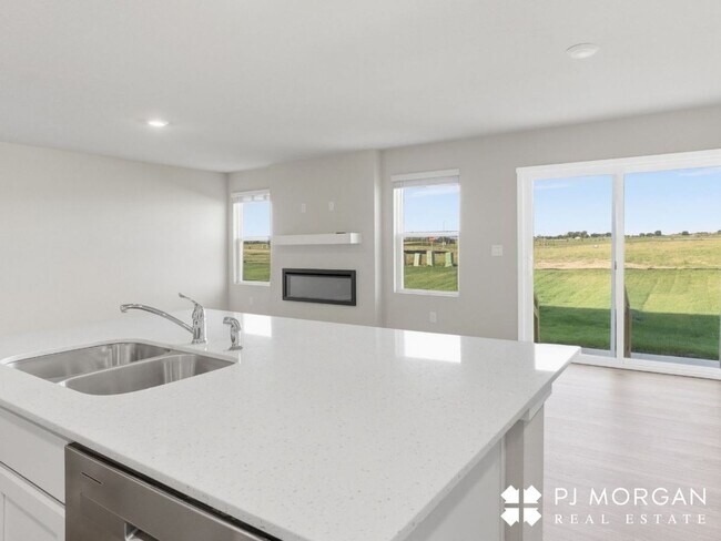 Building Photo - Spacious, Stylish, and Ready for You!