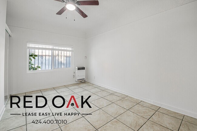 Building Photo - 7404 S Figueroa St