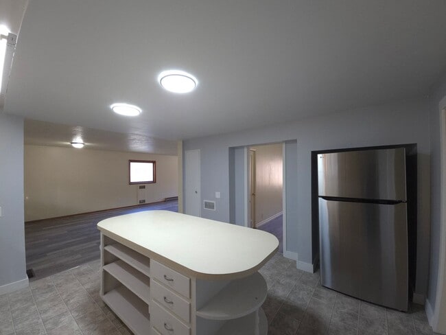 Building Photo - 508 S Main St