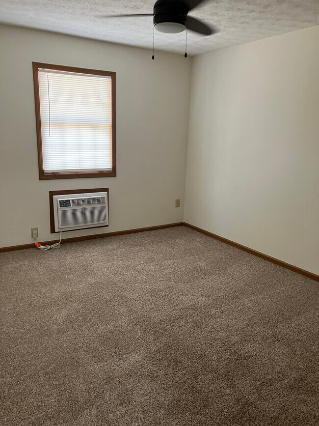 Building Photo - 1550 Windridge Pl