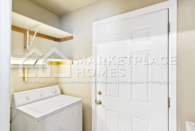 Building Photo - 8500 Caspian Dr