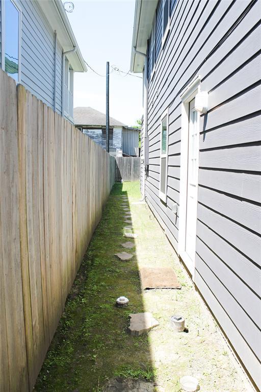 Building Photo - 396 Spooner St