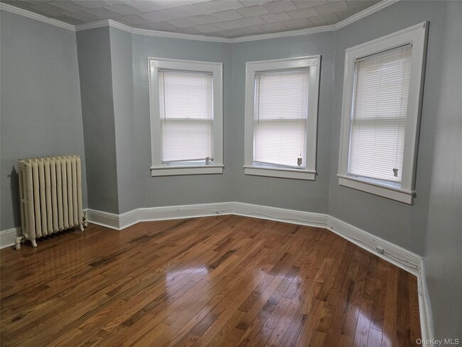 Building Photo - 92 Wavecrest St