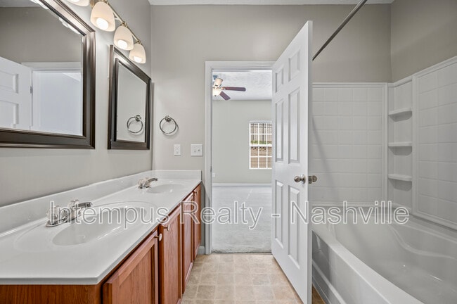 Building Photo - 8619 Altesse Way