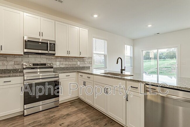 Building Photo - 1239 Westgate Vlg Dr
