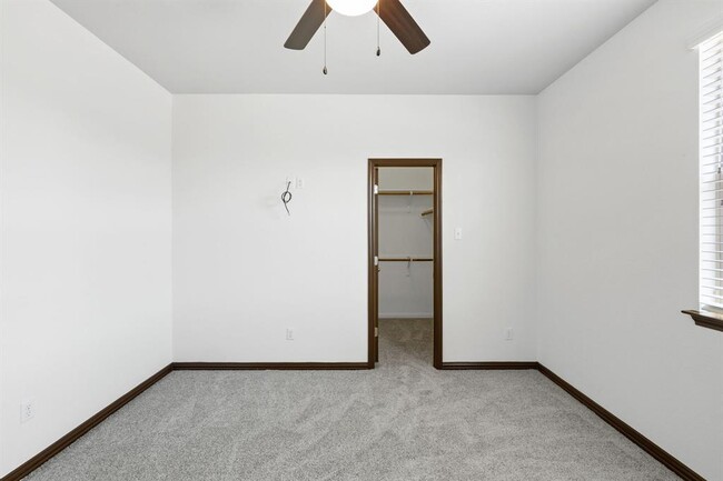 Building Photo - 221 Mandana St