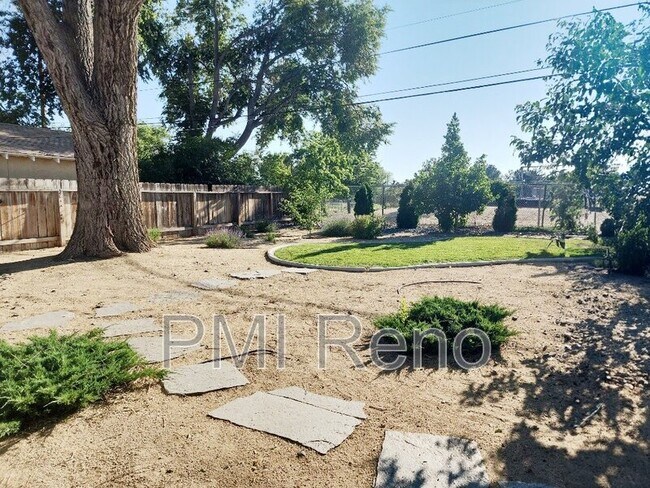 Building Photo - 321 Fodrin Wy