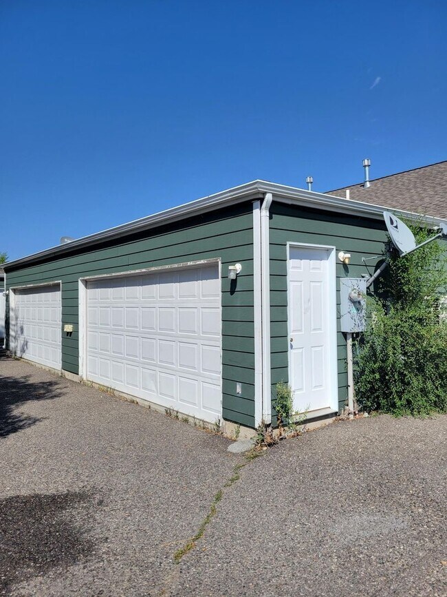 Building Photo - 97 13th St
