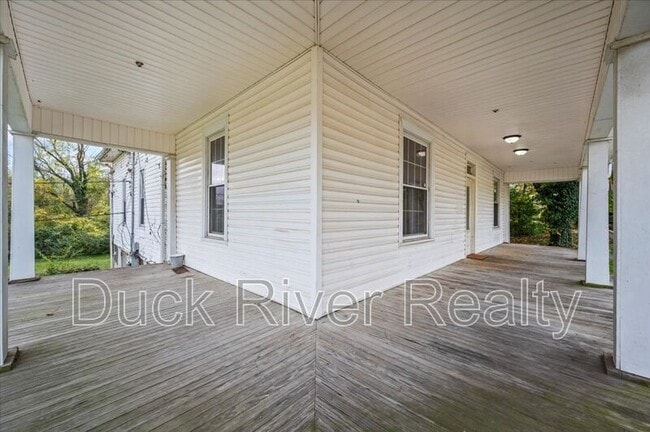 Building Photo - 1603 Highland Ave