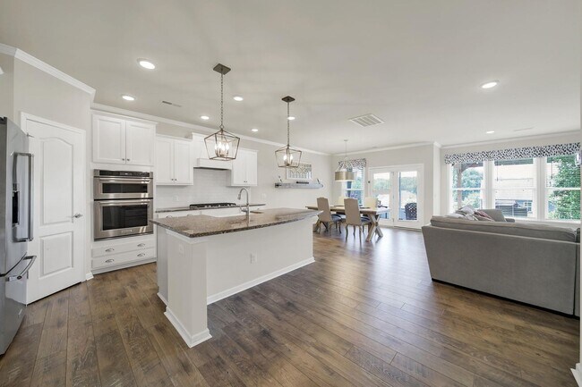 Building Photo - Charming 5 Bed 2.5 Bath home in Fort Mill!