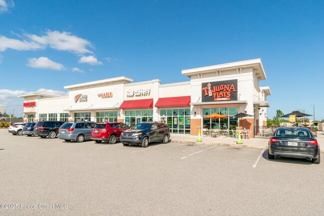 Building Photo - 4351 Silver Lake Dr