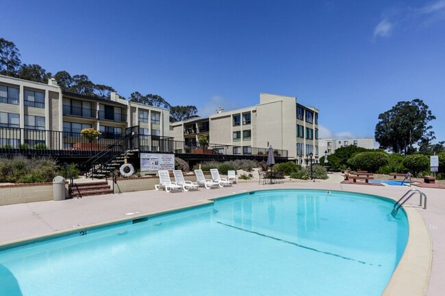 Building Photo - 380 Vallejo Dr
