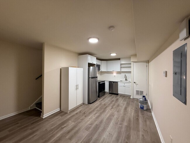 Building Photo - Modern New Luxury Temple Apartments