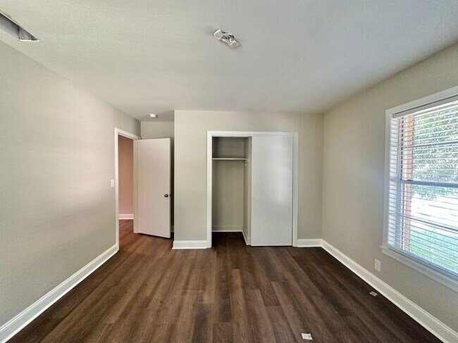 Building Photo - Newly Remodeled 4 Bedroom 2 Bath in Tyler!