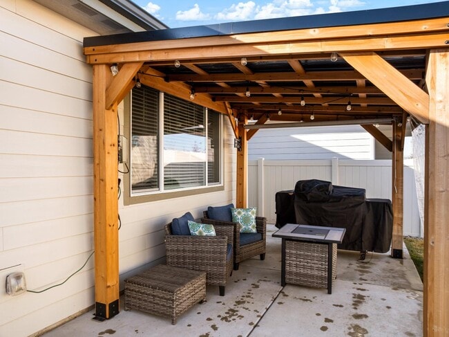 Building Photo - 9030 W Bowie St