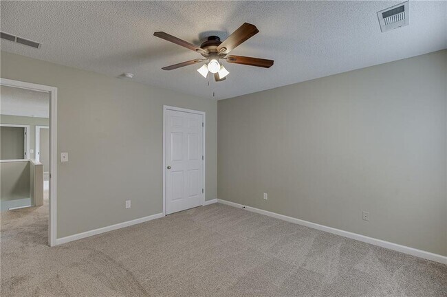 Building Photo - 305 Leatherman Ct