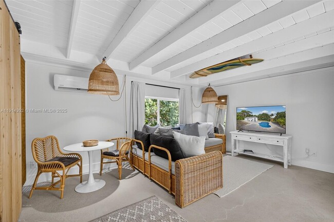 Building Photo - 11324 Palm Tree Ln