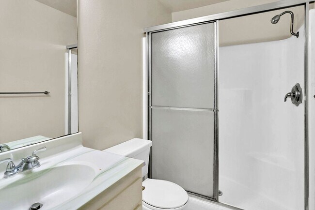 Building Photo - Great three bedroom/two bath single level ...