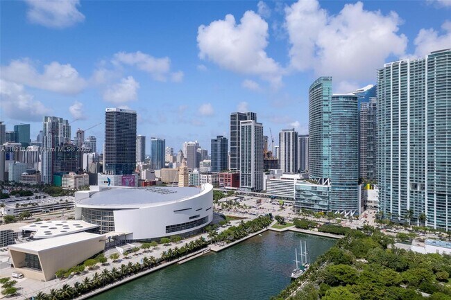 Building Photo - 888 Biscayne Blvd