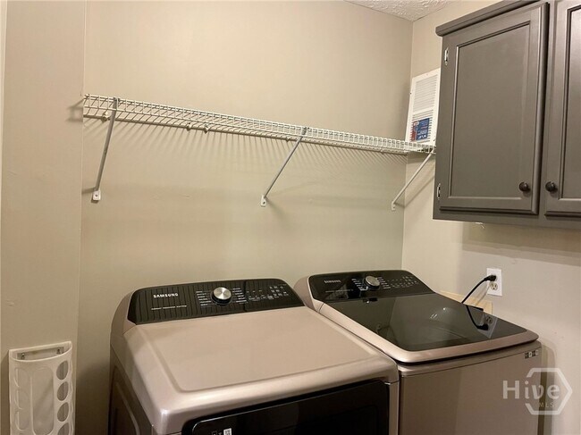 Building Photo - 100 Downing Way