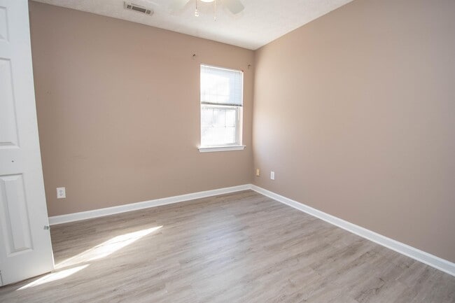 Building Photo - 116 Sagamore Ln