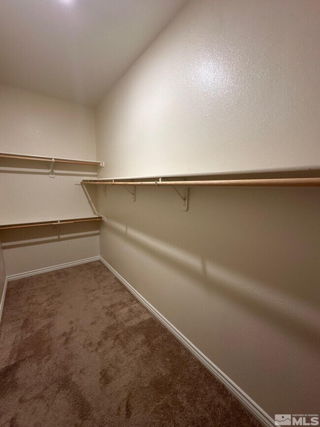 Building Photo - 8370 Simsbury Dr