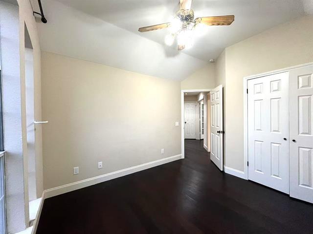 Building Photo - 2113 Aspenwood Dr N