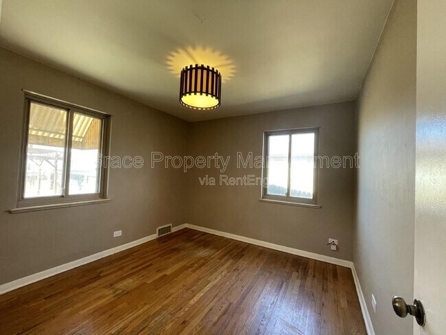 Building Photo - 2955 N Quebec St