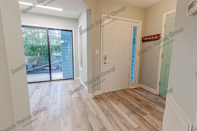 Building Photo - 33 Shadow Moss Pl