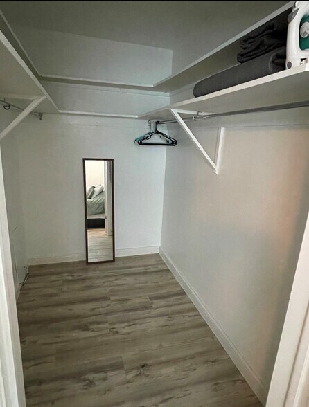 Building Photo - 6161 Gulf Winds Dr
