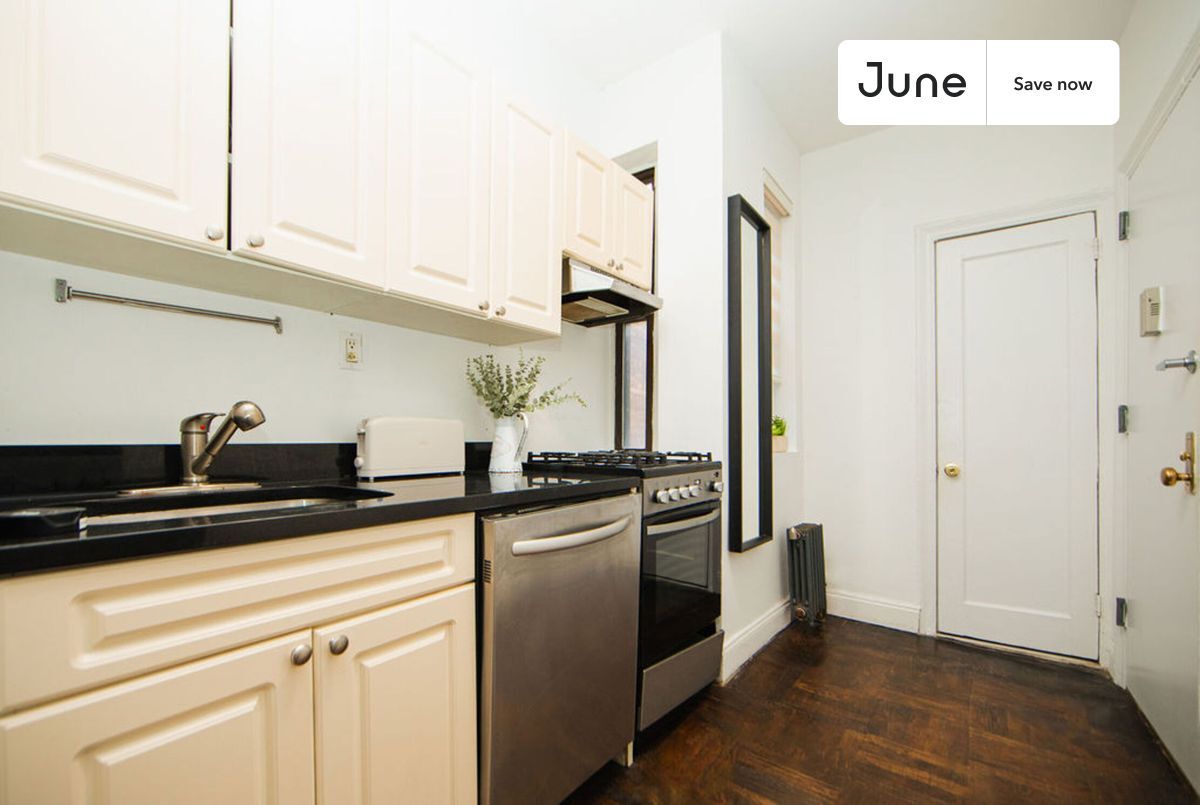 Building Photo - 715 E 5th St