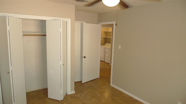 Building Photo - 7772 Park Falls Dr