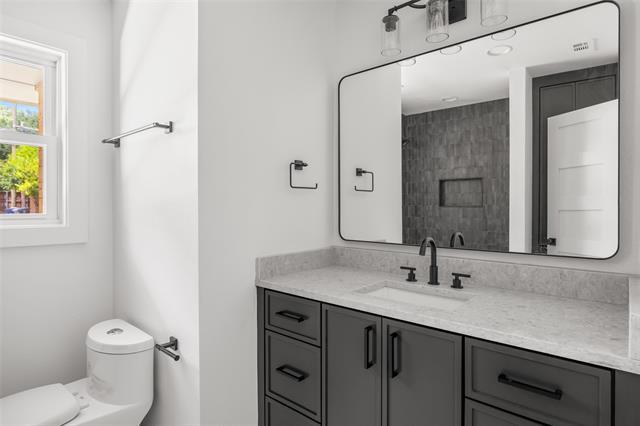 Building Photo - 6746 Braeburn Dr