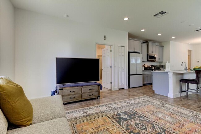 Building Photo - 5535 Del Coronado Dr