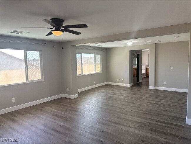 Building Photo - 4312 N Thunder Twice St