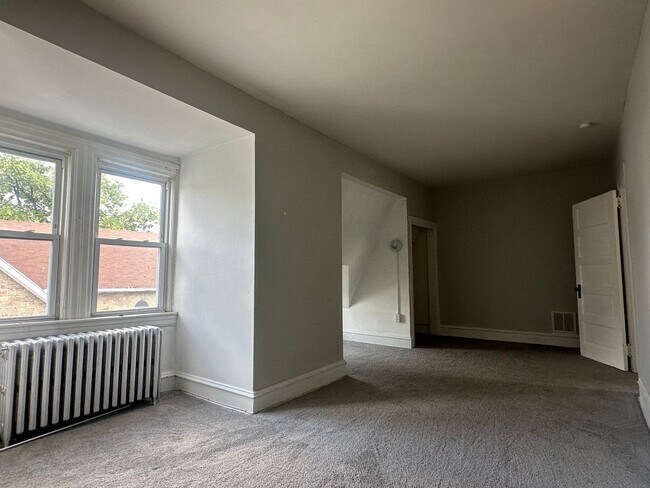 Building Photo - 17 S Morton Ave