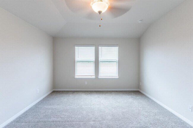 Building Photo - 17920 Fairbridge Ln